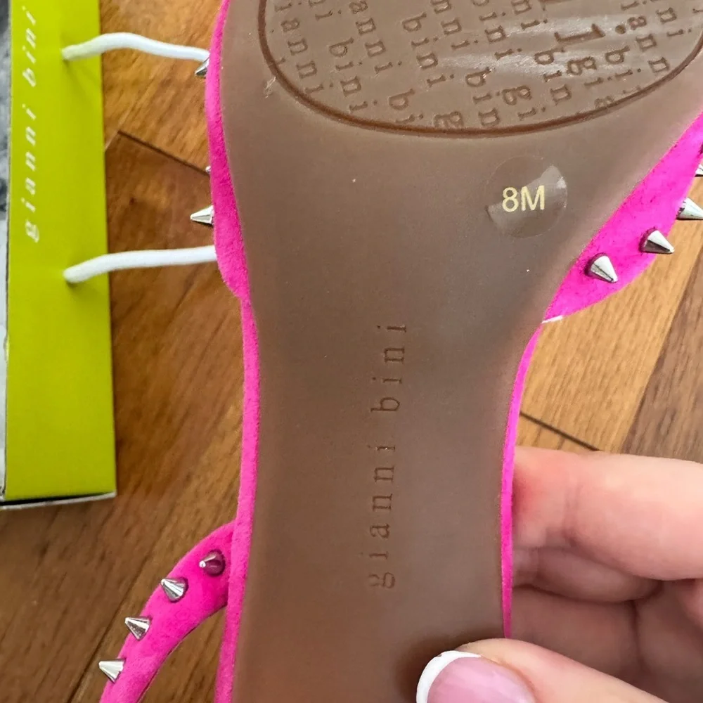 Gianni Bini, the Azurie Suede Studded
Slingback Pumps Size 8 new in box - Picture 8 of 9